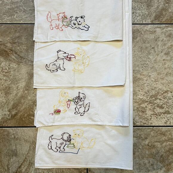 Vintage Embroidered Dog Cat Towels Lot Kitchen Linen 38x32 Craft Decor Set of 4